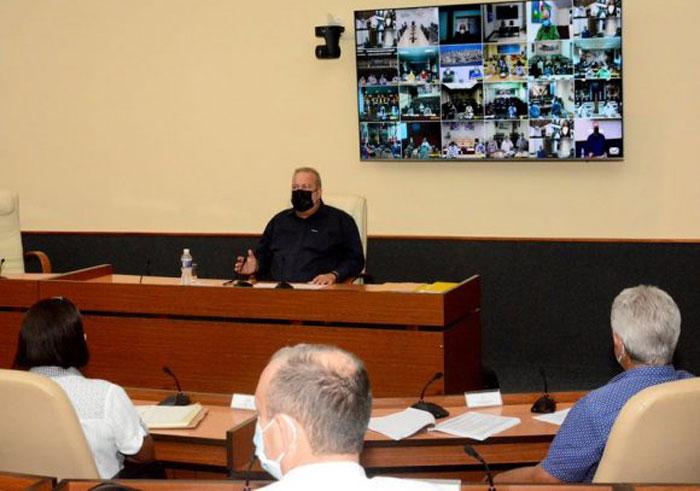 Manuel Marrero, primer ministro de Cuba, en reunión del Grupo de Trabajo Temporal del Gobierno para el enfrentamiento a la COVID-19