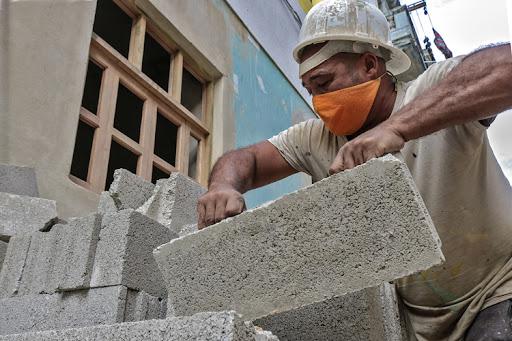trabajo y progreso en barrios de La Habana
