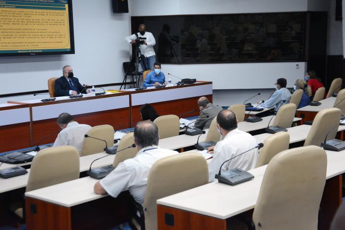 Desde el Palacio de la Revolución sesionaron este jueves dos reuniones que, dirigidas por el Primer Ministro de la República de Cuba, Manuel Marrero Cruz, gravitan de manera decisoria en la vida nacional: una sobre el funcionamiento de las agencias transitarias; y otra sobre los modos de asumir la actividad de la inversión extranjera en el país