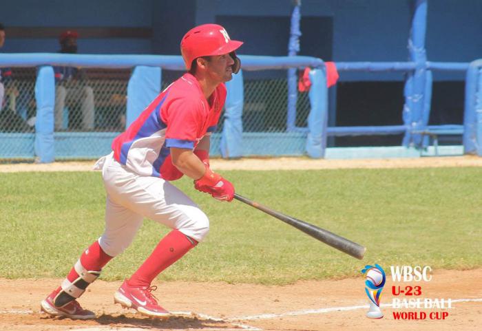 Rangel Ramos bateando
