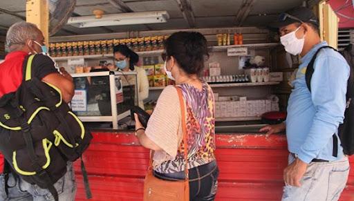 Extenderán horario de cierre de las tiendas