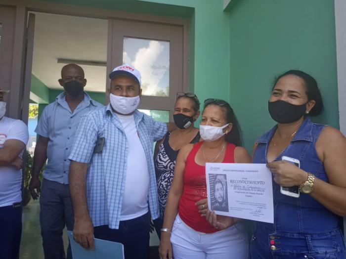 Reconoce Grupo Ganadero participación en programa de los barrios
