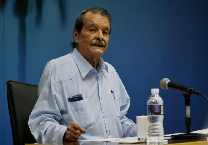 Uno de los que presidieron la presentación del libro