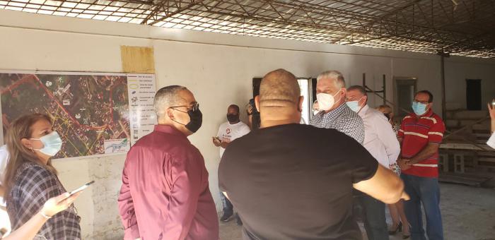 Díaz-Canel de visita en La Corbata