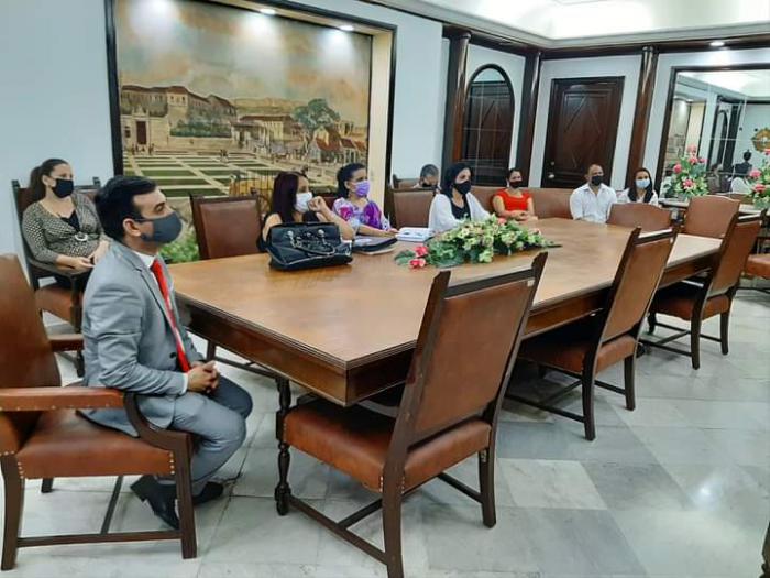 Fiscal General de la República intercambia con colectivo del Tribunal