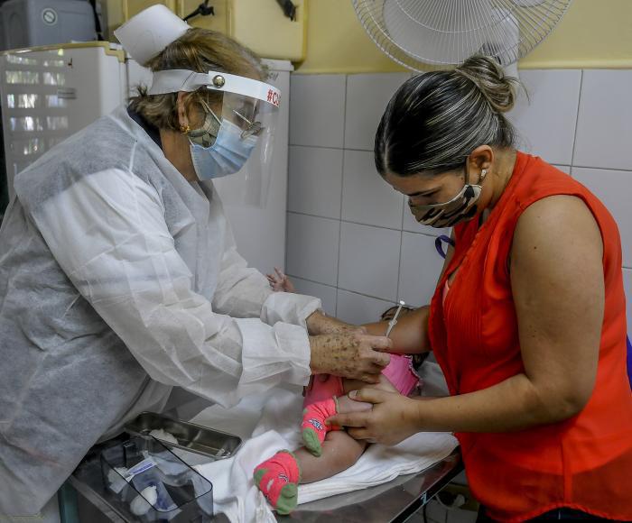 Las autoridades de Salud indican que estas enfermedades deben ser tratadas tan precozmente como la COVID-19, pues requieren asistencia sanitaria y vigilancia estricta de los pacientes que padezcan su sintomatología