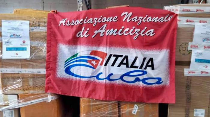 Paquetes de ayuda solidaria de Italia a Cuba