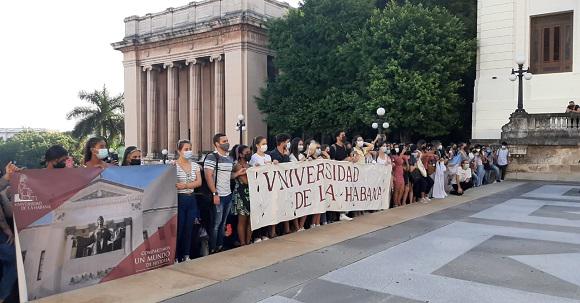 Universidad de La Habana recibe a estudiantes de primer año