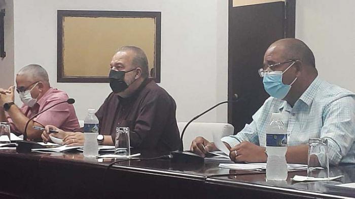 Primer Ministro Manuel Marrero Cruz, Reinaldo garcía Zapata, luis antonio torres Iribar. Intercambio semanal  con el Grupo Temporal de Trabajo