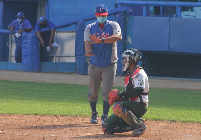 Frank Camilo Morejón regresa a los terrenos