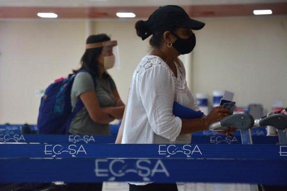 Viajeros en el aeropuerto