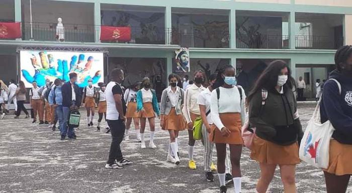 Reinicio del curso en la escuela José Luis Arruñada