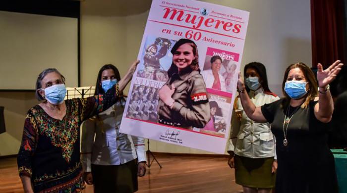 Aniversario 60 de la revista Mujeres 