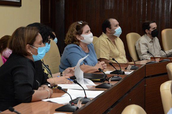 Algunos participantes en la reunión del grupo temporal de trabajo