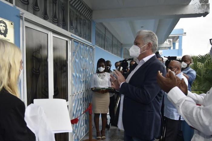 Inaugura Díaz-Canel aula especializada ajedrez Centro de Estudios Isla