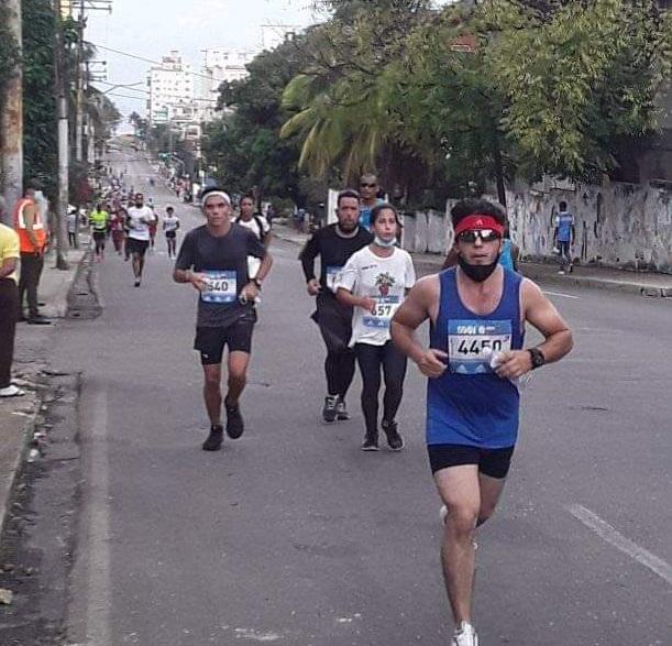 Personas corriendo en Marabana
