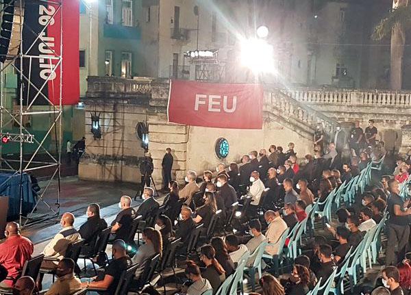 Díaz-Canel en velada político-cultural en homenaje a Fidel