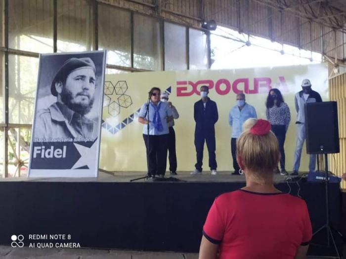 Personal de Expocuba en un acto 