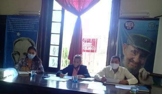 Irina Serra Podio (al centro), coordinadora provincial de los CDR en La Habana.