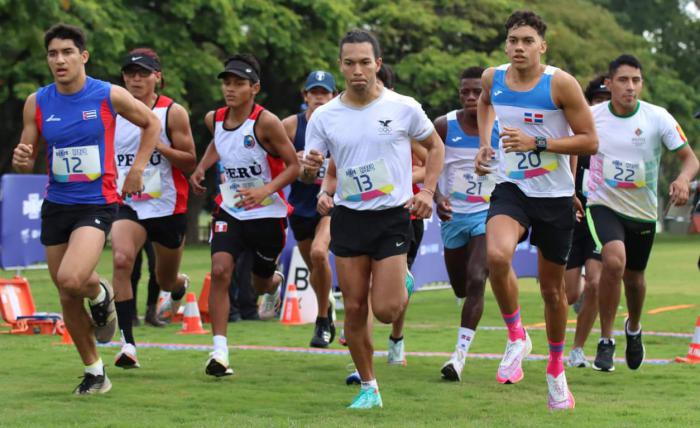 Corredores en I juegos panamericanos juveniles