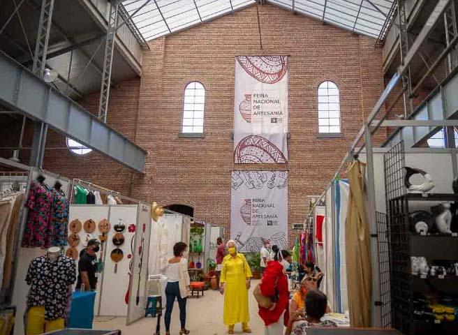 Feria Nacional de Artesanía en La Habana