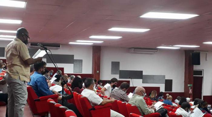 Analizan diputados de La Habana proyectos de Leyes