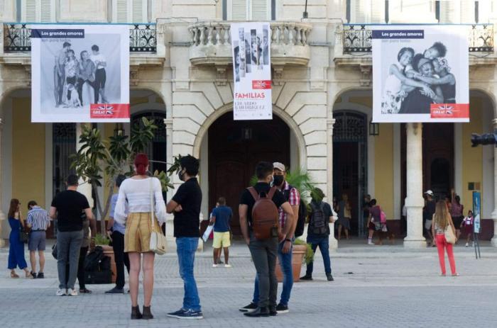 Participantes en la semana de la cultura Británica en La Habana Vieja