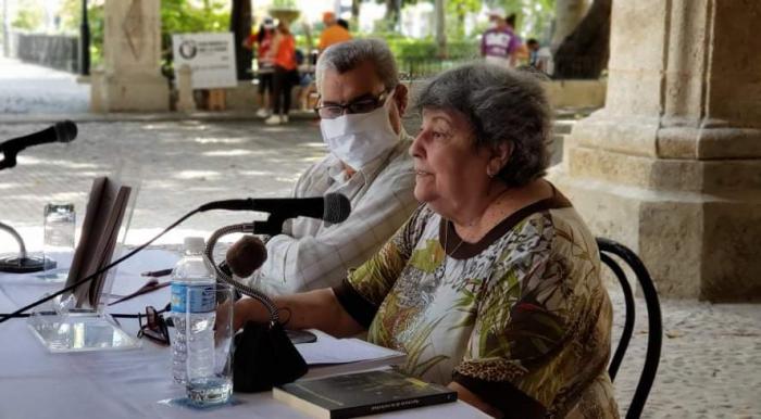 Presentadores del libro