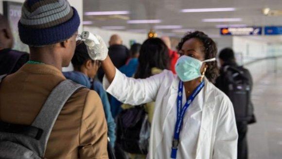 Persona a la que le toman la temperatura