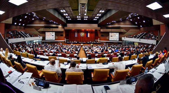 La Asamblea Nacional del Poder Popular sesiona en el Palacio de Convenciones de La Habana.