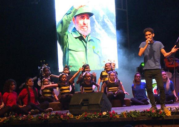 Gala cultural por los aniversarios 63 de la Revolución y 60 del MININT