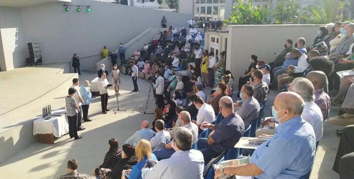 Personas que participaron en el acto