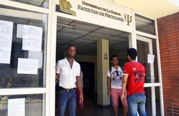 Sesenta años con Cuba, por Cuba y para Cuba