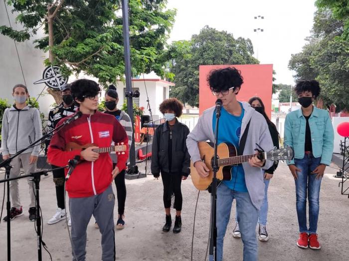 Presentan EGREM y la televisión cubana el disco Canta tus derechos