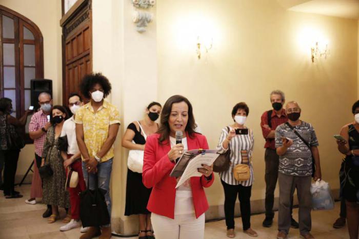 La bailarina Lizt Alfonso, coreógrafa y directora de la Compañía Lizt Alfonso Dance Cuba, durante su intervención en la inauguración de MaleconArt 255, uno de los  proyectos que impulsa la compañía como parte de las celebraciones por su 30 aniversario, dedicado a la promoción de diferentes manifestaciones culturales, en La Habana, Cuba, el 25 de febrero de 2022. ACN FOTO/Ariel LEY ROYERO/sdl