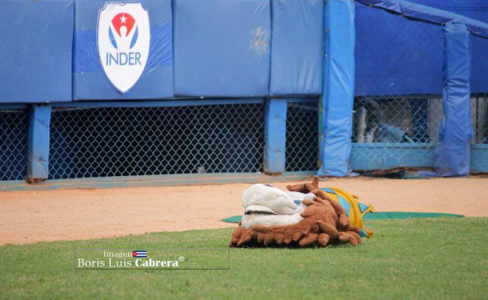 Tigres propinan zarpazo doloroso a Leones en el Latino