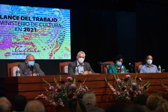 Asiste Díaz-Canel al balance anual del Ministerio de Cultura