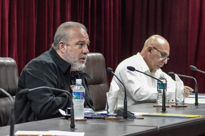 Manuel Marrero, Primer Ministro, en la reunión del MICONS