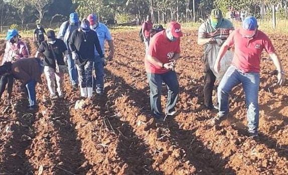 Delegados a la Asamblea del Partido protagonizan jornada productiva