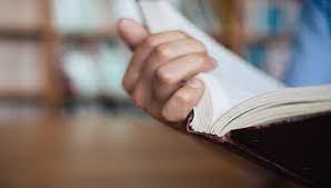 Los libros: amigos de luz que jamás decepcionan
