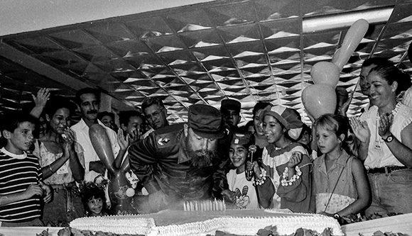 Cumpleaños 70 de Fidel Castro en el palacio Central de Pioneros 