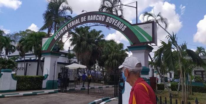 Entrada del recinto ferial de Boyeros