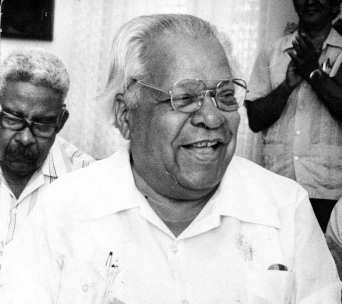 Nicolás Guillén, Poeta Nacional de Cuba