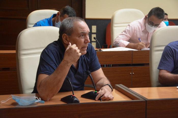 primera dosis de refuerzo para adolescentes y jóvenes
