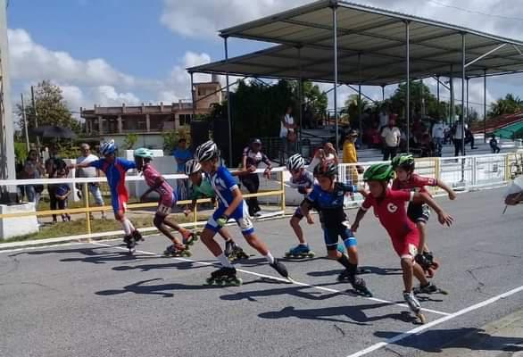 Competidores de patinaje.