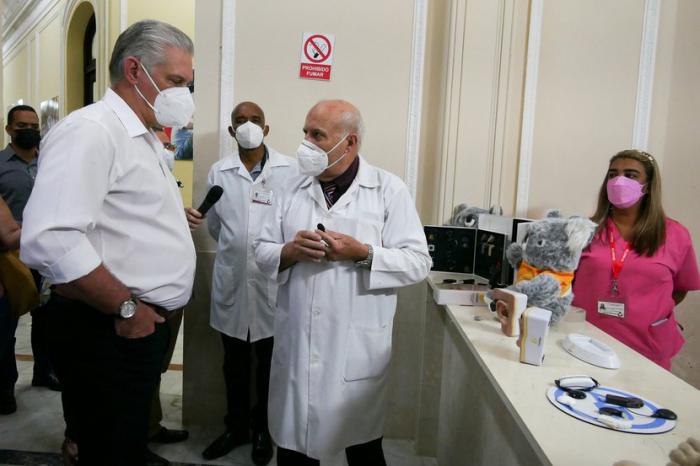 Visita gubernamental a dos corazones de La Habana