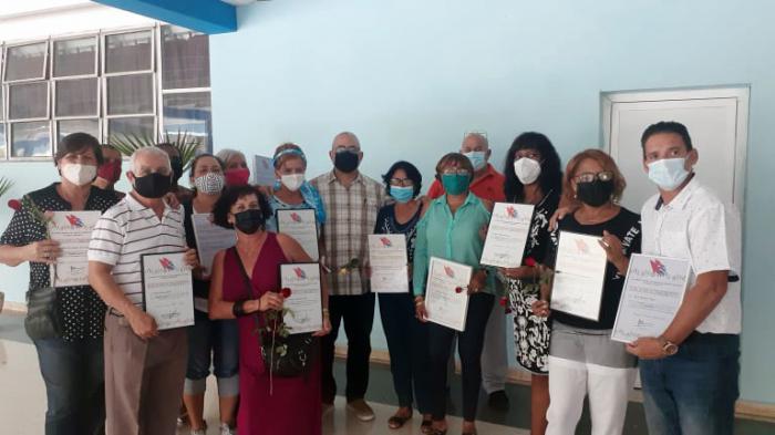 Reconocen a cuadros y trabajadores del Partido