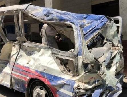 Bus que estaba frente al hotel donde estaba el chofer que se accidentó