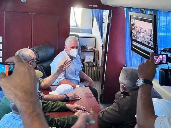 Presidente Díaz-Canel se encuentra ahora en inmediaciones del Hotel Saratoga