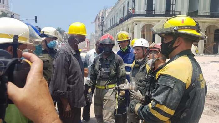 Intercambia Lazo con Bomberos y Rescatistas en el Hotel Saratoga